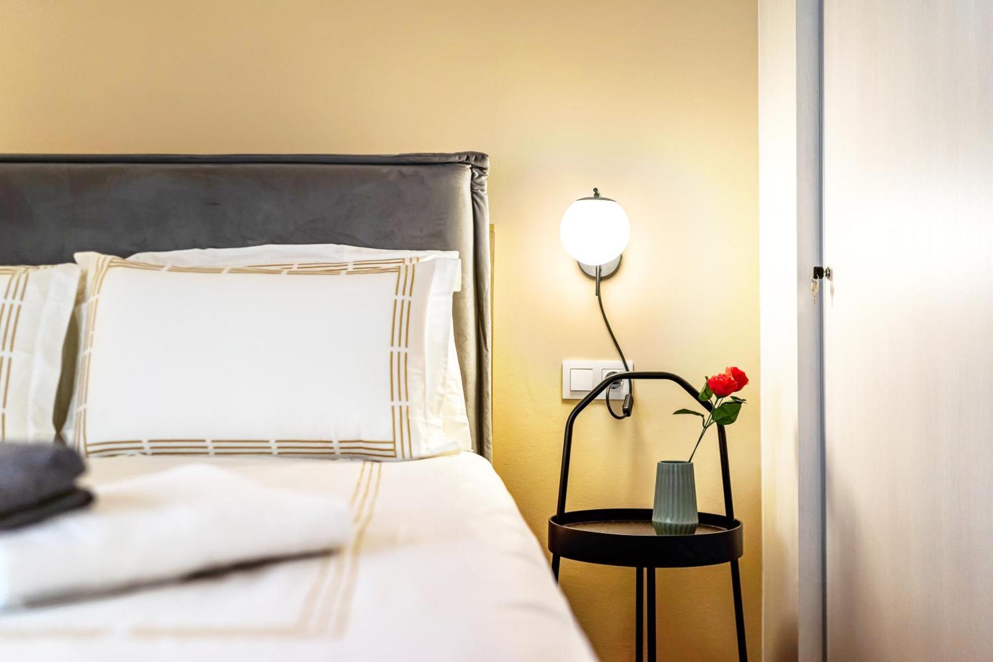 Oasis Athens - Boutique Suites Екстериор снимка